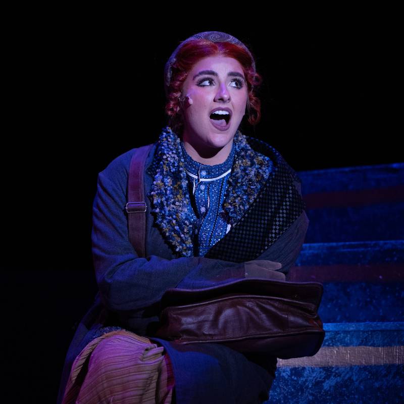 Anastasia singing solo